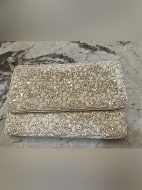 Lulus Handbags - Ivory Beaded Floral Clutch